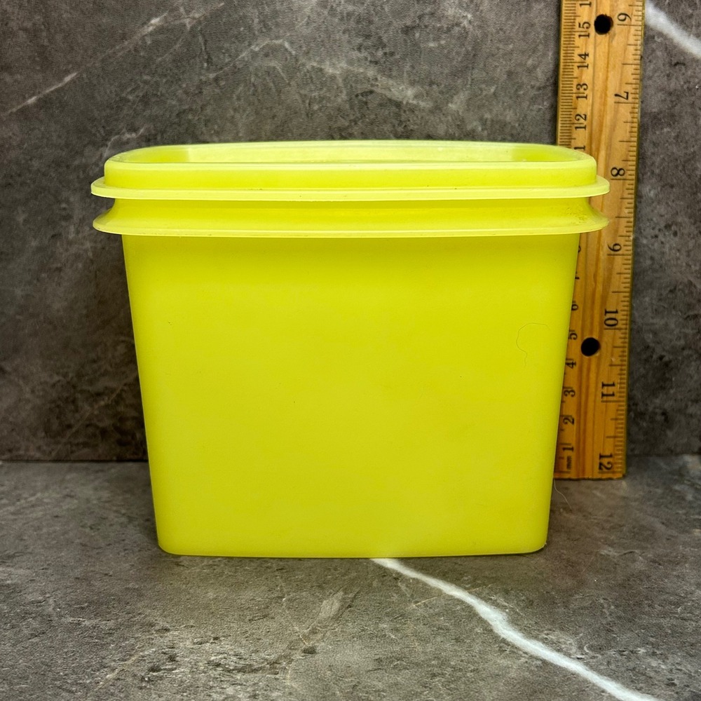 Tupperware Modular Mates Rectangular Canister Neon Yellow Lime Green 1243-1 Lid